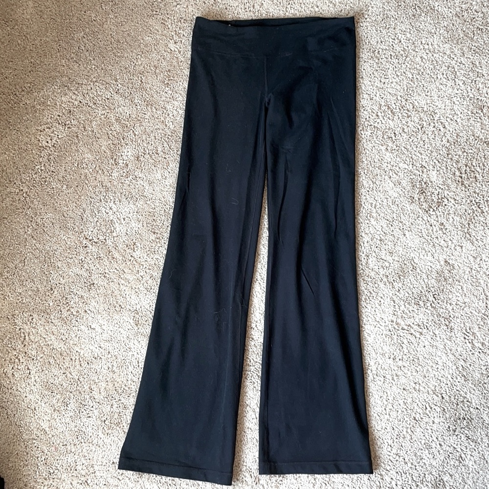 UnderArmour Bootcut Lounge Pants - Size M